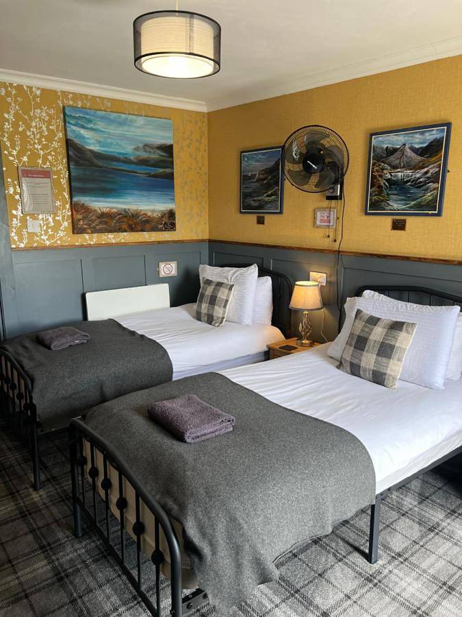 Bed and breakfast for 4 people, with garden on the Isle of Skye