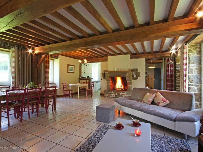 Maison spacieuse, animaux admis - 10 pers. in La Sauvagère, Parc naturel régional Normandie-Maine