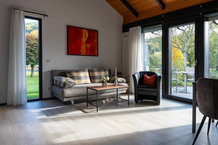 Ferienwohnung für 4 Personen, mit Terrasse und Garten sowie Ausblick in Hausen (Wied)