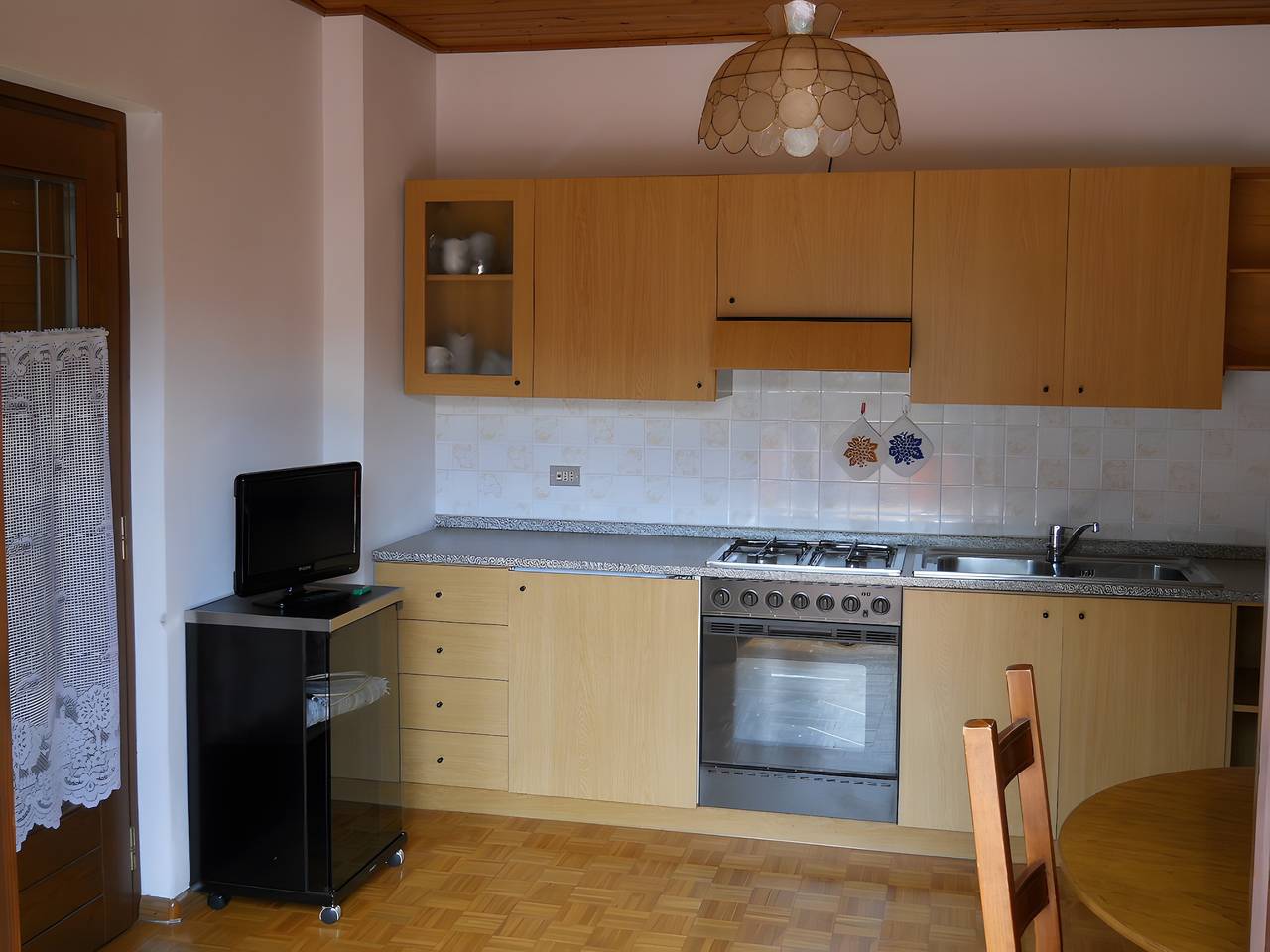 Apartamento entero, Apartamento 'Bianca' con vistas al lago, Wi-Fi y aire acondicionado in Molveno, Grupo Brenta