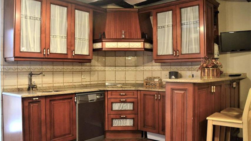 Chalet para 11 personas, con jacuzzi además de piscina y jardín, Se admiten mascotas en Provincia de La Coruña - 2