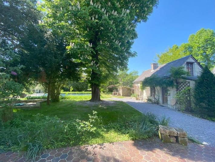 Location de vacances pour 2 personnes, avec jardin et vue à Huismes