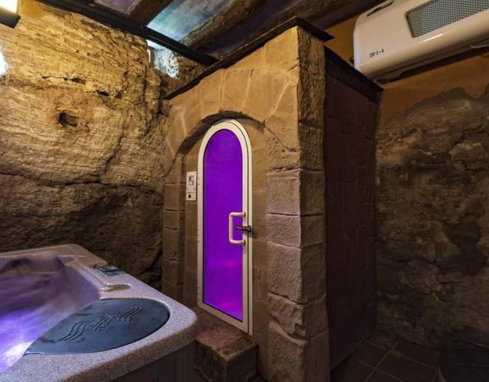 Casa rural para 18 personas, con Balcón y Jacuzzi además de Jardín y Sauna en Ribera Navarra - 2