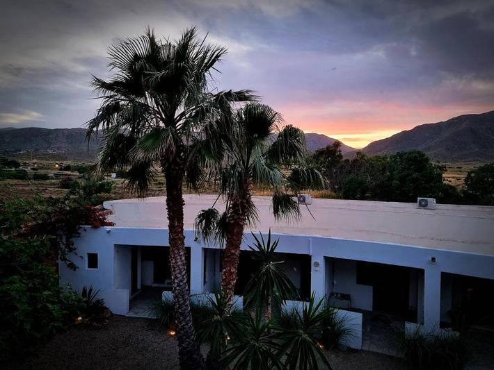 Location de vacances pour 2 personnes, avec Terrasse ainsi que Jardin et Vue dans El Campillo De Rodalquilar