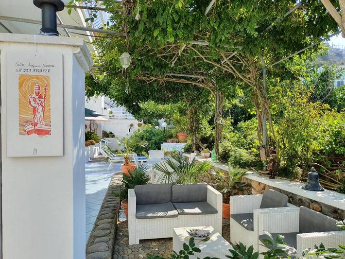 Gîte pour 2 personnes, avec Terrasse ainsi que Jardin et Vue à Ponza - 3