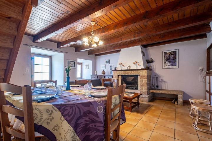Gîte pour 7 personnes, avec Balcon et Terrasse ainsi que Jardin et Vue à Saint-Pierre-des-Tripiers - 3