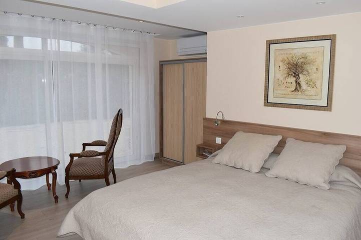 Gîte pour 4 personnes, avec piscine ainsi que jardin et terrasse à Grabels - 3