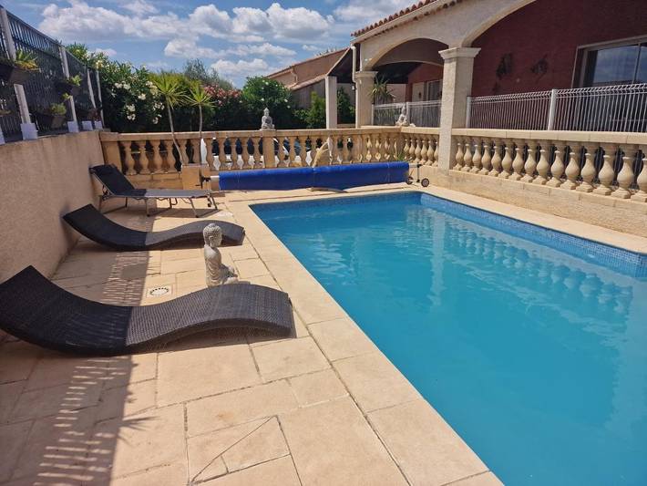 Location de vacances pour 10 personnes, avec piscine et jardin à MUS - 2