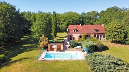 Gîte pour 7 personnes, avec piscine à Saint-Chamassy