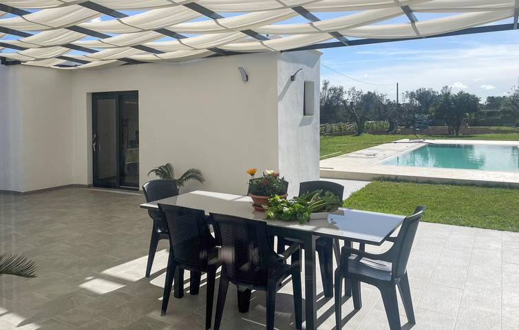 Ferienhaus für 10 Personen, mit Terrasse und Garten sowie Pool in Apulien - 2