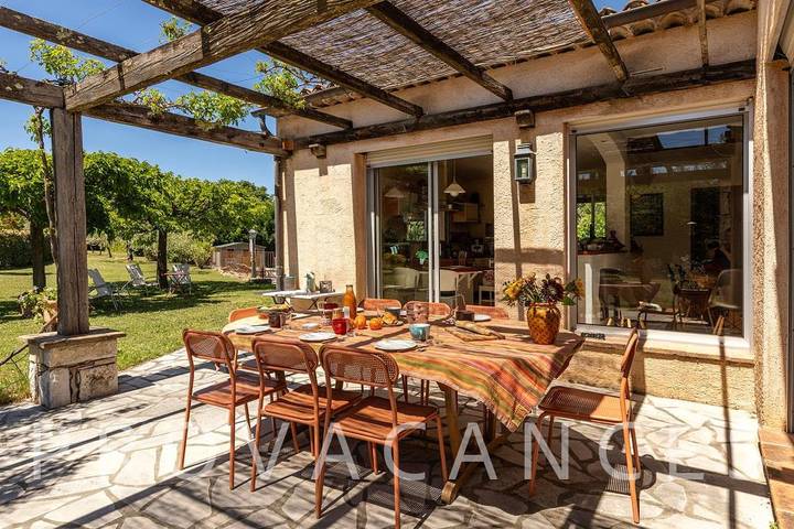 Location de vacances pour 9 personnes, avec jardin et piscine, animaux acceptés à Montauroux - 3