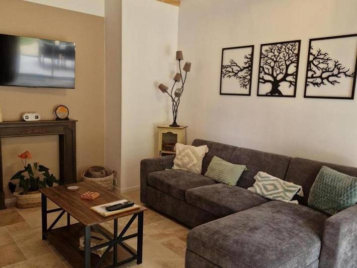 Location de vacances pour 4 personnes, avec Jacuzzi ainsi que Terrasse et Jardin à Journiac - 2