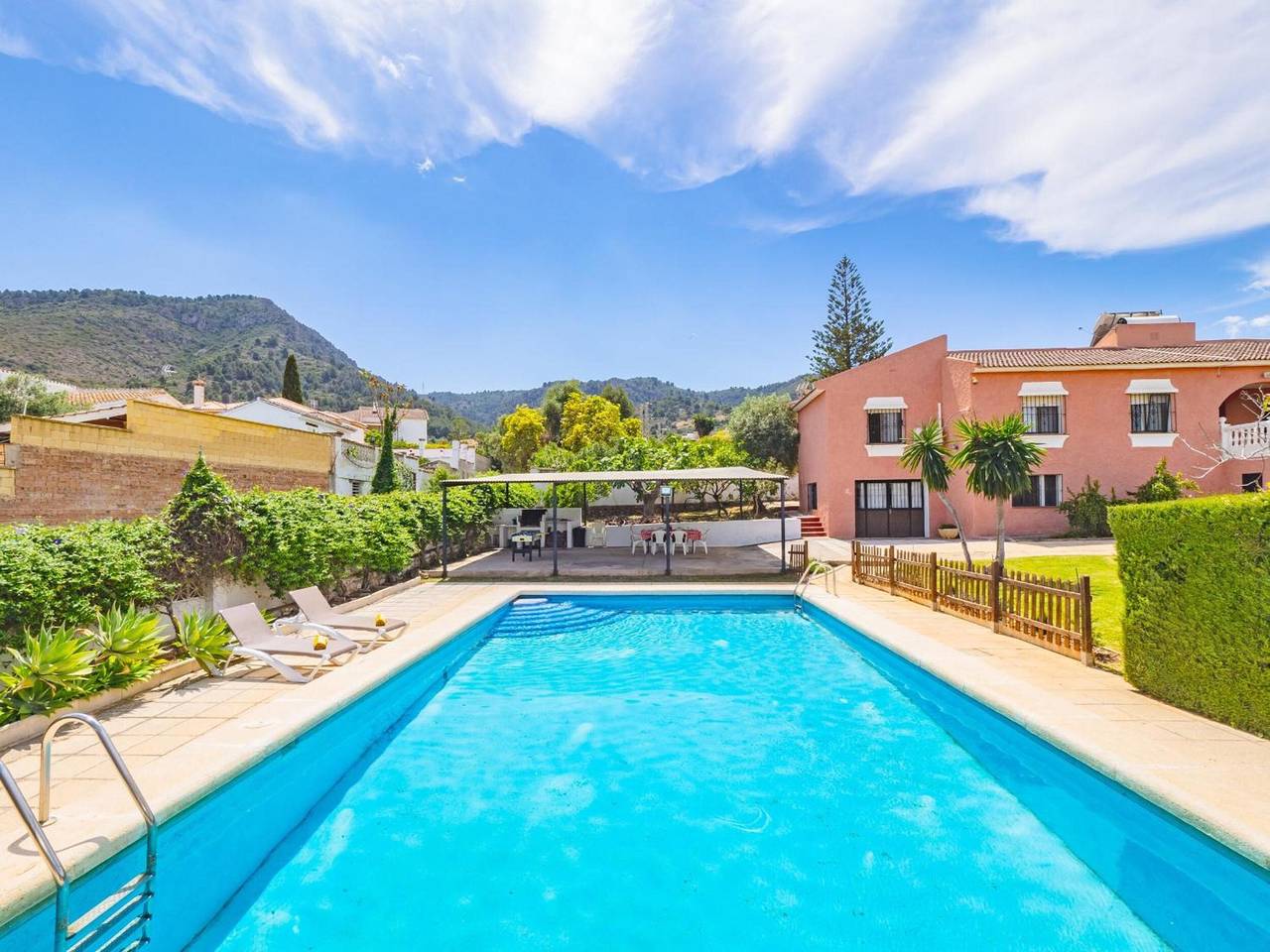 Maison de vacances 'Casa Los Manantiales' avec vue sur les montagnes, Wi-Fi et climatisation in Alhaurín de la Torre, Costa del Sol