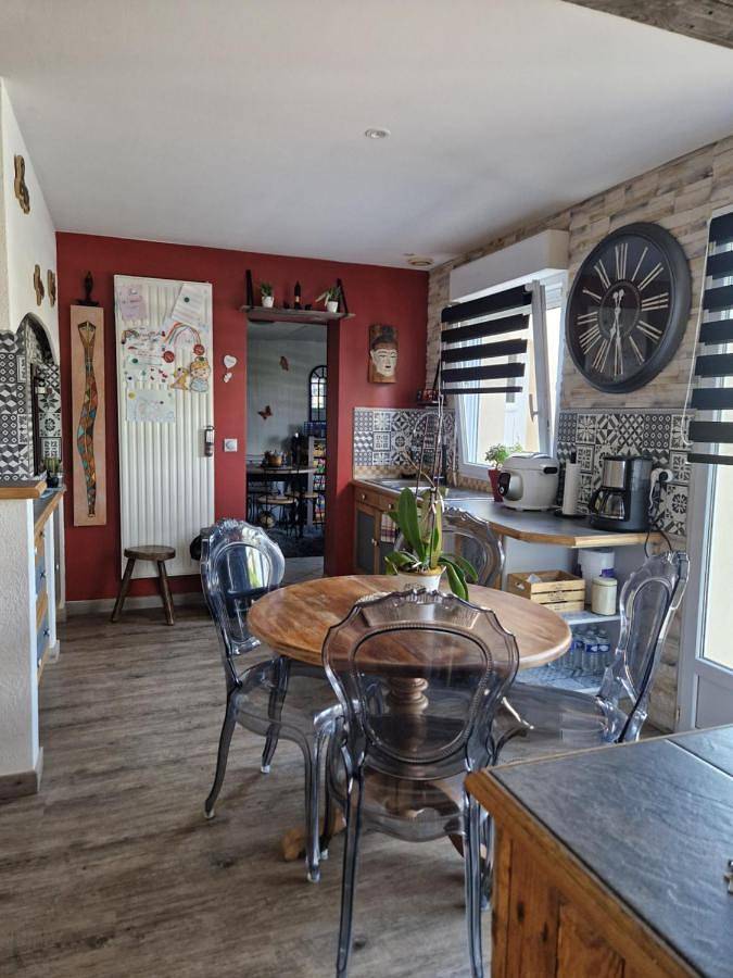 Villa pour 8 personnes, avec piscine et terrasse