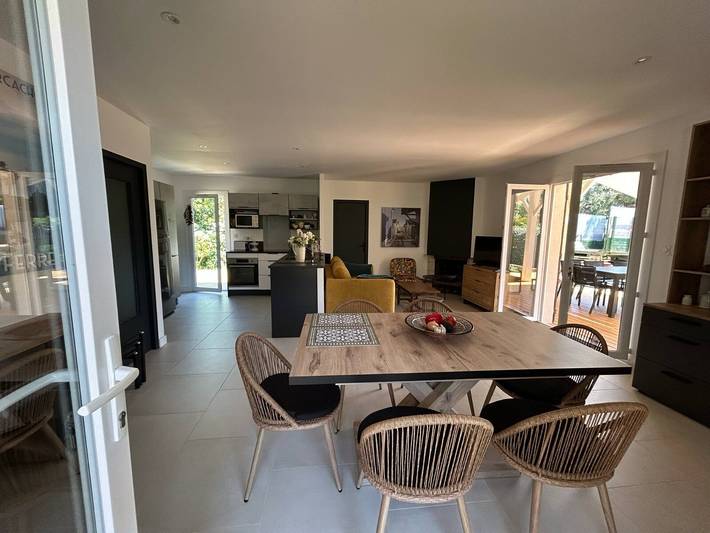 Location de vacances pour 6 personnes, avec jardin, adapté aux familles dans Plage de Bélisaire - 2