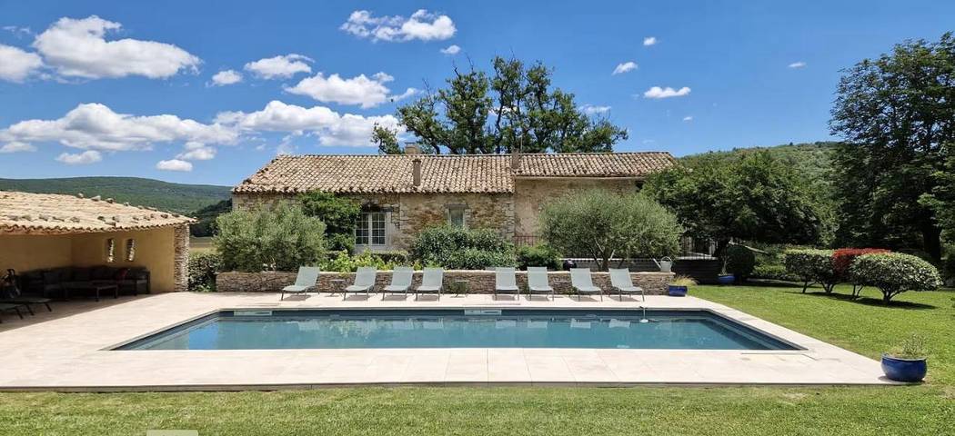 Casa de vacaciones para 10 personas, con jardín y vistas además de balcón y piscina - 1