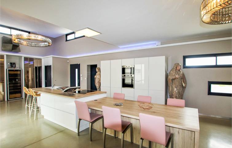 Location de vacances pour 8 personnes, avec piscine ainsi que jardin et terrasse à Montélimar - 3