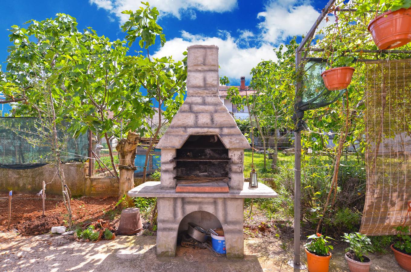 Entire apartment, Holiday apartment for 4 people with terrace in Pula-Medulin, Pula