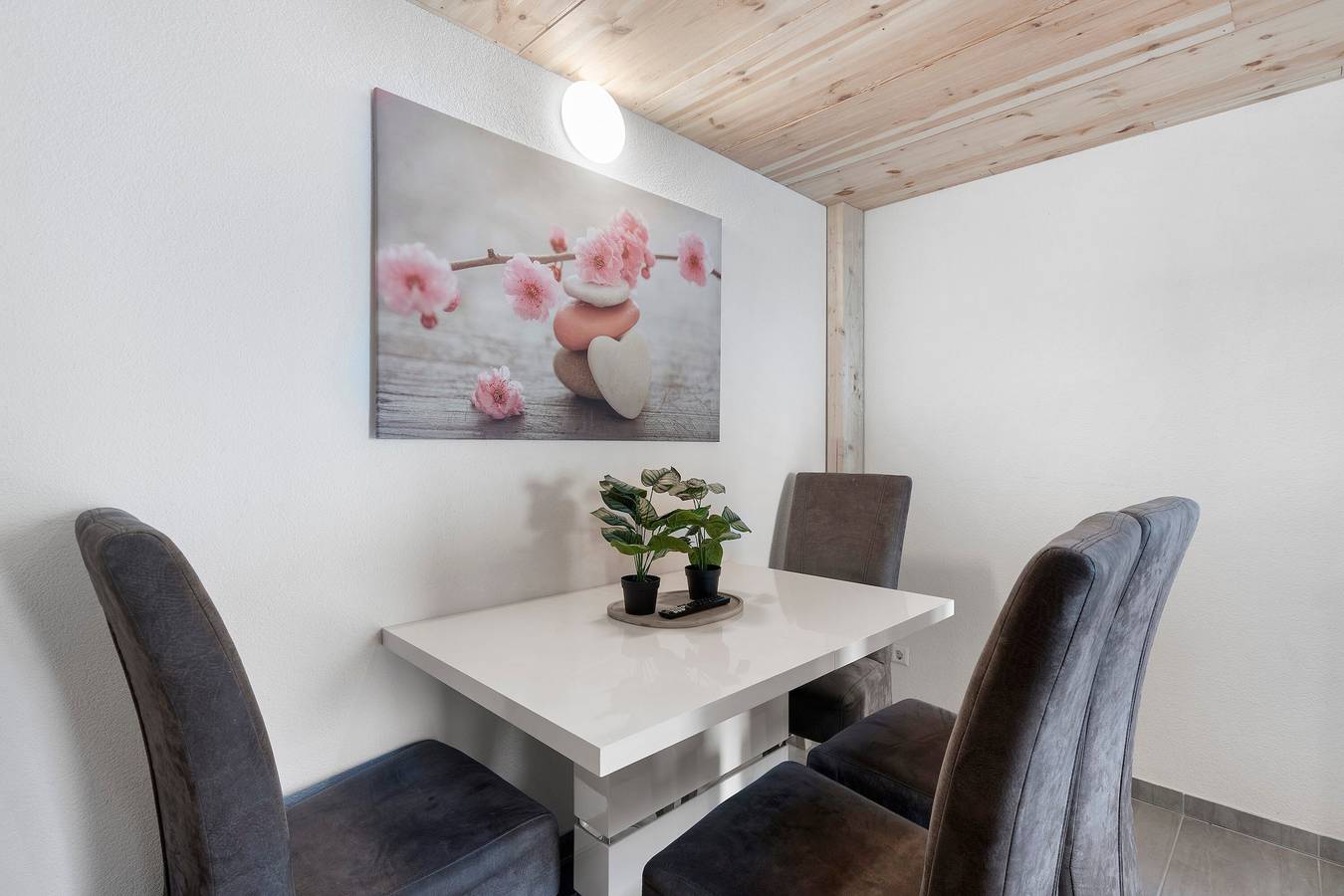 Ganze Wohnung, Apartment „Monteure Wohnung Cristina“ mit privater Terrasse und Wlan in Rielasingen-Worblingen, Hegau