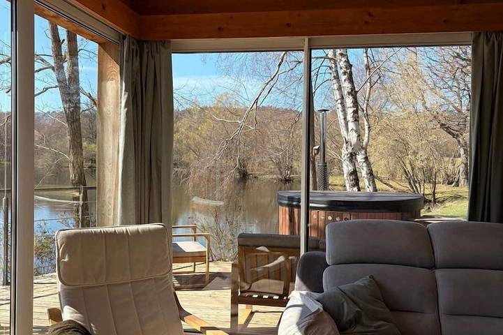 Location de vacances pour 7 personnes, avec sauna ainsi que jacuzzi et jardin à Loubeyrat