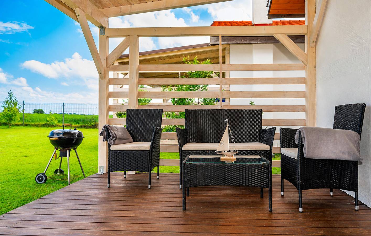 Ferienhaus für 5 Personen mit Terrasse in Powiat Sławieński