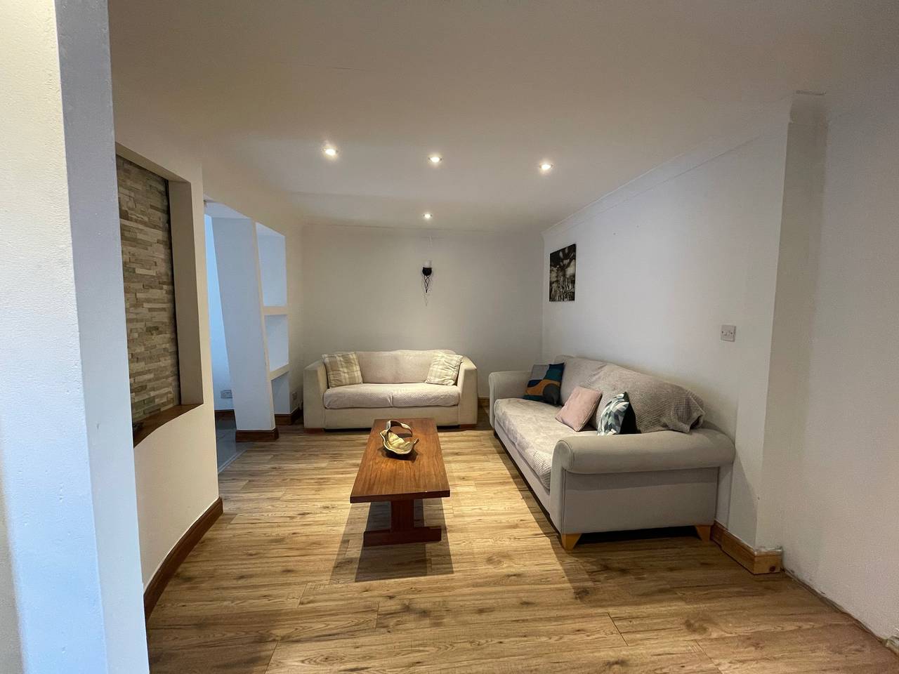 4-Bed Barnwell Retreat- Sleeps 9, Garden & Parking in Stevenage, Hertfordshire