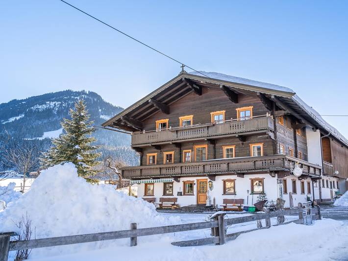 Ferienwohnung für 5 Personen, mit Balkon und Terrasse sowie Garten in Brixen im Thale