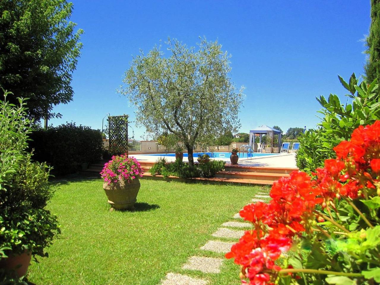 Ganze Wohnung, Anwesen mit Gemeinschaftspool in Lamporecchio, Pistoia Provinz