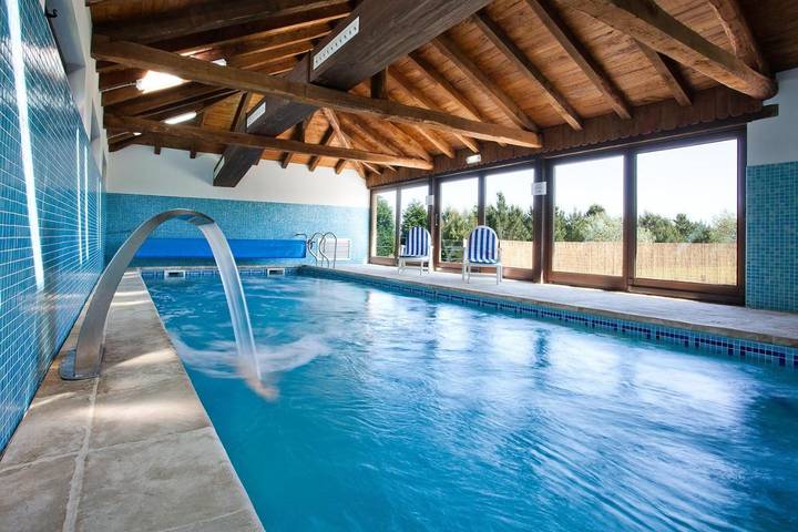 Apartamento para 3 personas, con Jacuzzi y Terraza además de Jardín y Piscina en Castropol