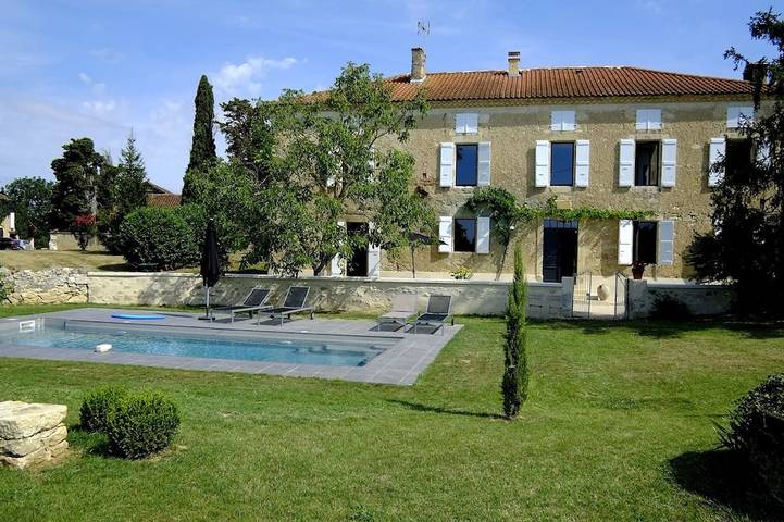 Location de vacances pour 12 personnes, avec Terrasse et Jardin à Biran
