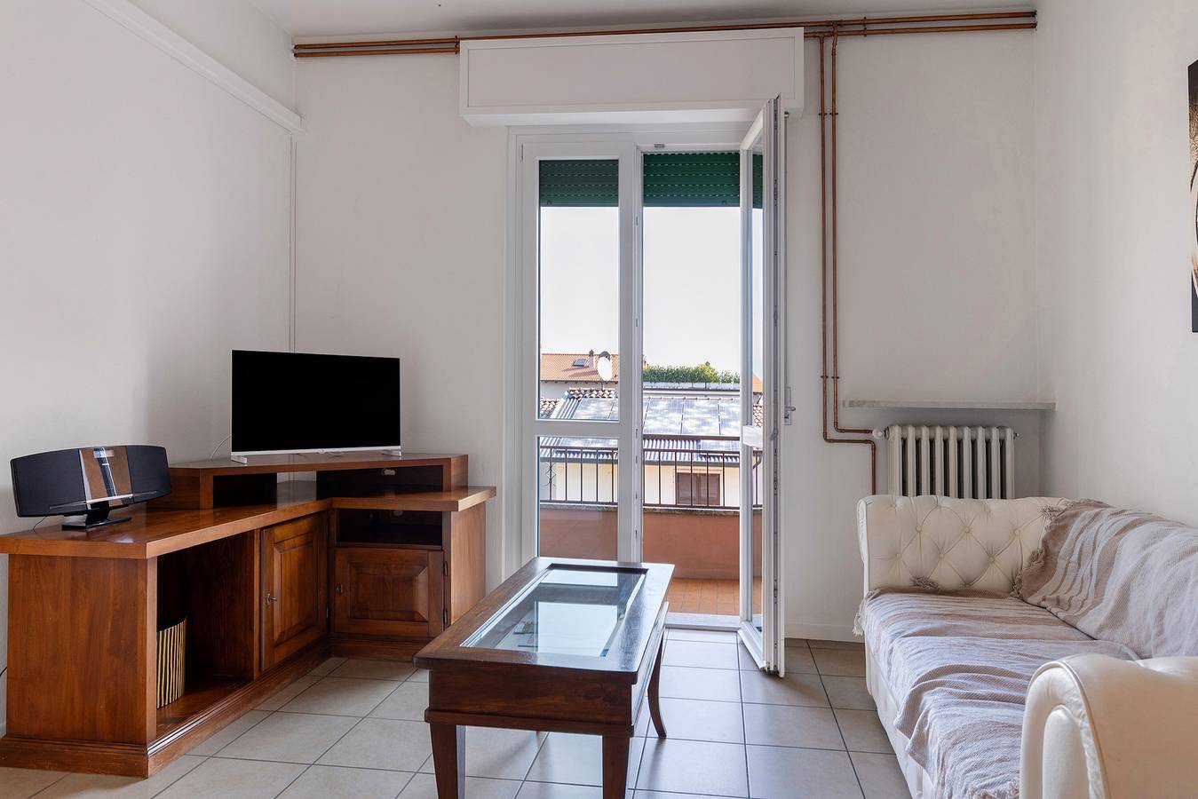 Entire apartment, Apartment 'Gardavoyager' with Lake View, Balcony and Air Conditioning in Peschiera del Garda, Garda Mountains