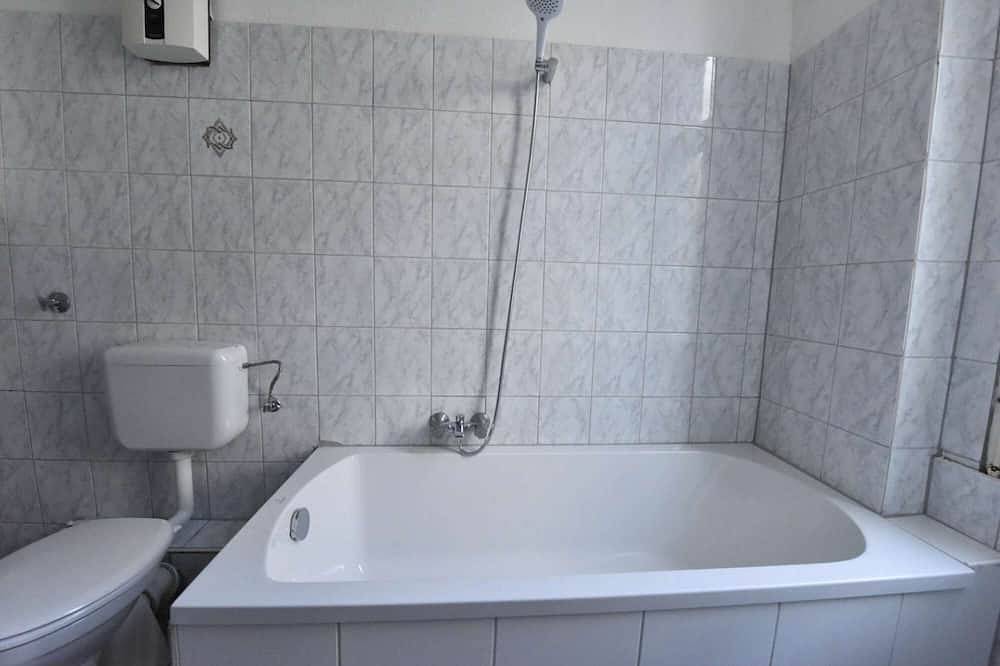 Ganze Wohnung, Luxuriöse großzügige Wohnung mit einem Schlafzimmer in Wuppertal, Bergisches Land
