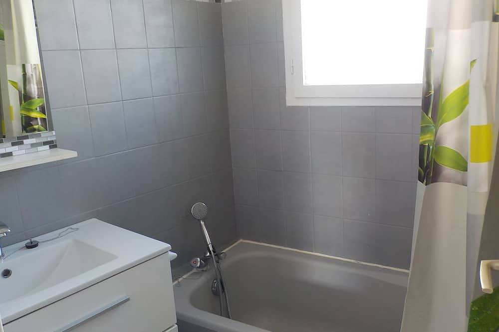 Ganze Wohnung, Charmantes T2 Haus in einer ruhigen Wohnanlage in der Nähe der Strände. in Vaux-sur-Mer, Côte de Beauté