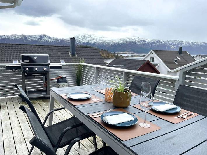 Location de vacances pour 5 personnes, avec balcon ainsi que jardin et vue dans Ålesund - 2