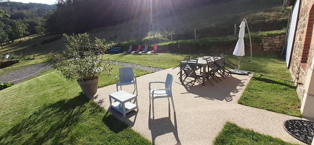 Location de vacances pour 8 personnes, avec jardin et vue à Véranne - 3