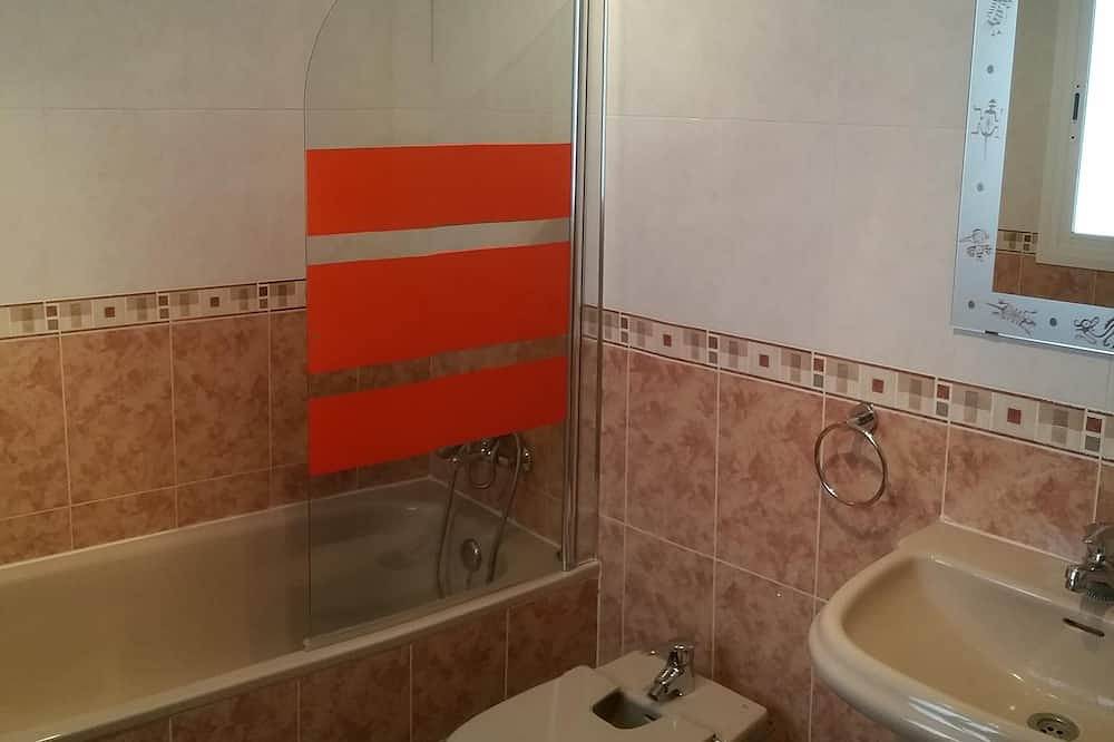 Entire apartment, Apartment With Garage And Pool in Jaén, Jaén Province