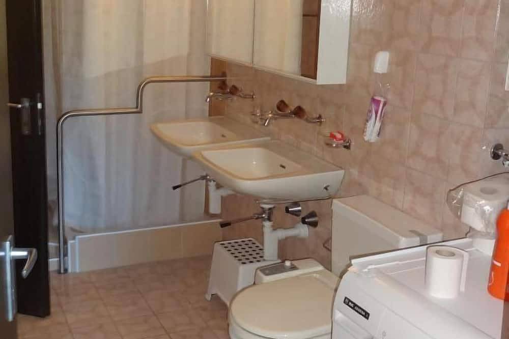 Entire apartment, Flat with marvellous view of the Pilatus in Weggis, Lake Lucerne