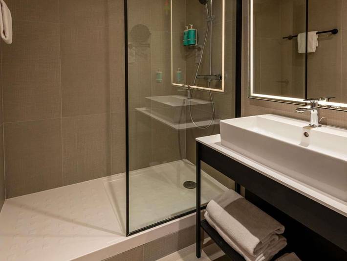 Hôtel pour 2 personnes, avec sauna et jacuzzi ainsi que jardin et piscine, animaux acceptés à Magny-les-Hameaux - 2