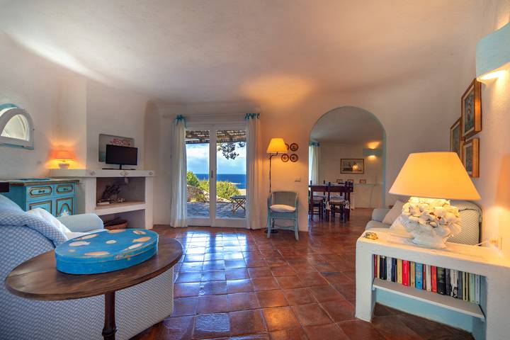 Maison de vacances méditerranéenne avec jardin, terrasse; places de parking disponibles   in Porto Cervo, Arzachena
