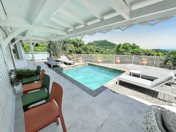 Cottage pour 4 personnes, avec terrasse et piscine à Le François