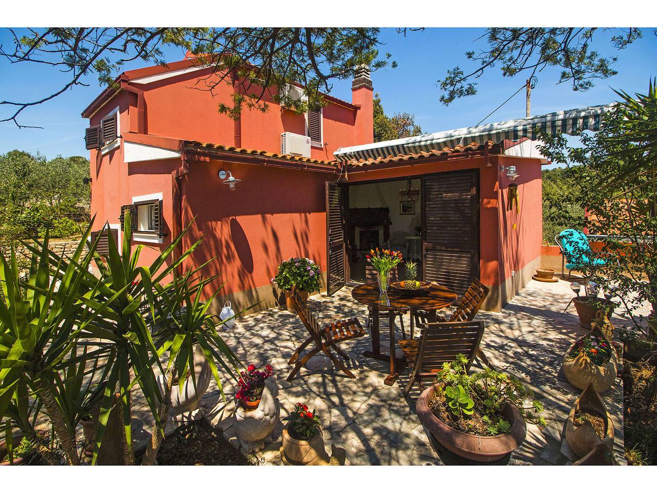 Villa Mikula in Maslinica, Šolta