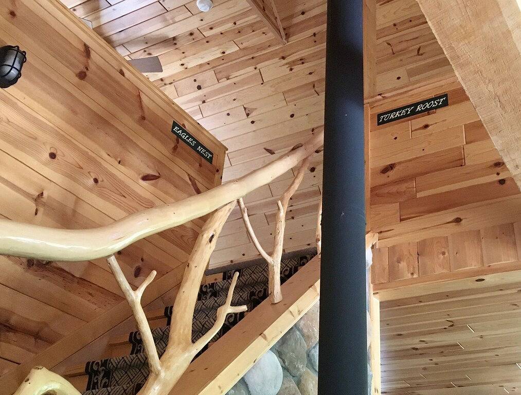 Eulenhaus or Owlhouse - Fall colors coming in Mackinac County