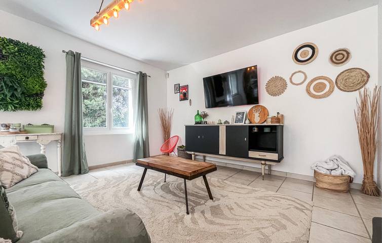 Gemütliche 200 m² große Wohnung mit Terrasse, WLAN und Parkplatz in der Nähe des Stadtzentrums von Arles in Arles, Mittelmeerküste (Frankreich)