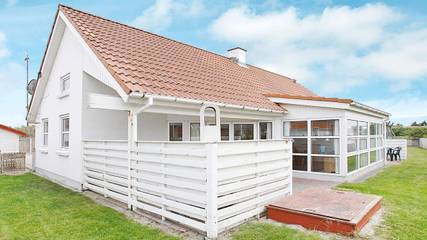 Ferienhaus für 8 Personen, mit Whirlpool und Terrasse sowie Sauna in Klitmøller