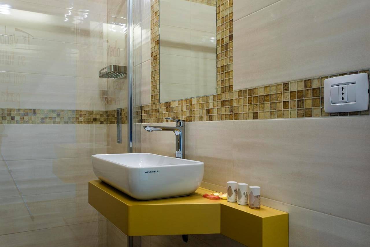 Deluxe Double Room with Sea View and Jacuzzi in Giulianova, Giulianova (Commune)