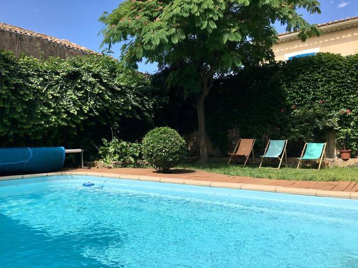 Location de vacances pour 2 personnes, avec vue ainsi que piscine et jardin à Montredon-des-Corbières