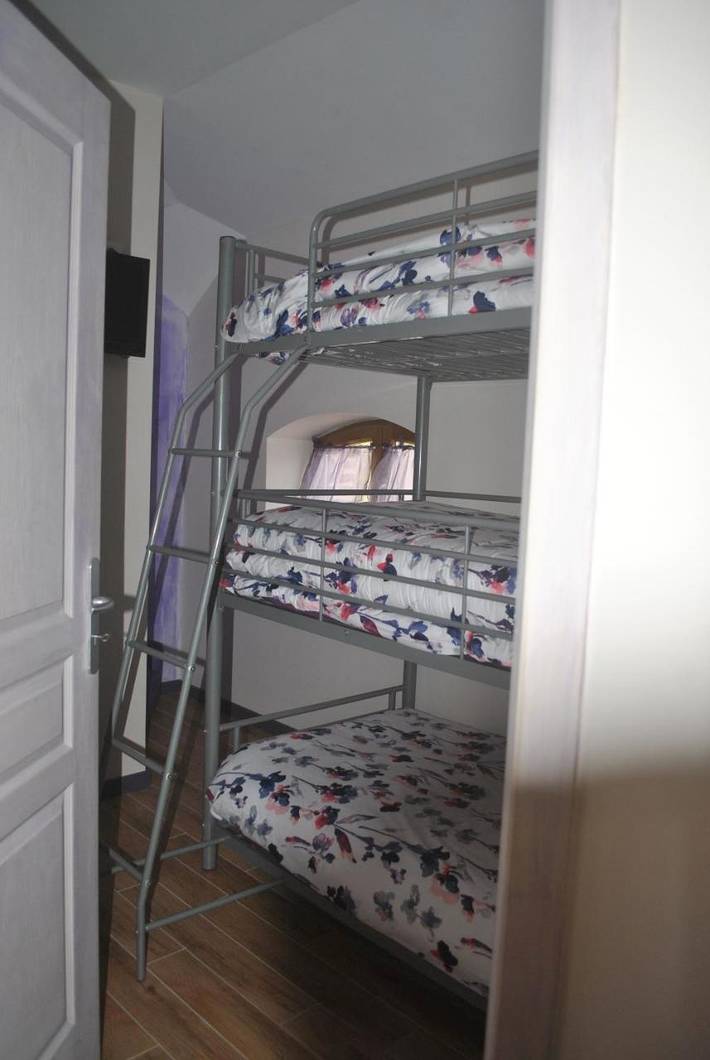 Chambre d’hôte pour 5 personnes, avec vue et jardin dans Beaujolais - 4
