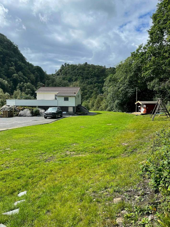 Feriehus for 6 personer, med terrasse i Lyngdal