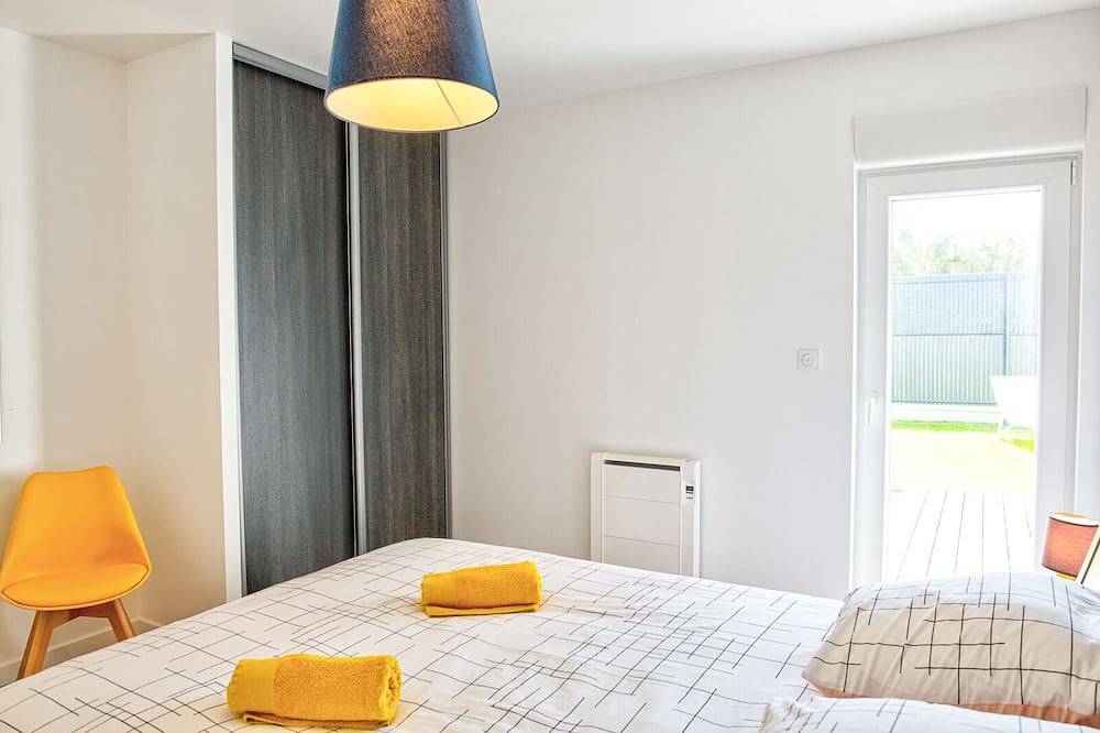 Maison Des Naufragés - Private Jacuzzi- Heated indoor pool -100m from the sea in Cléder, Ceinture Dorée