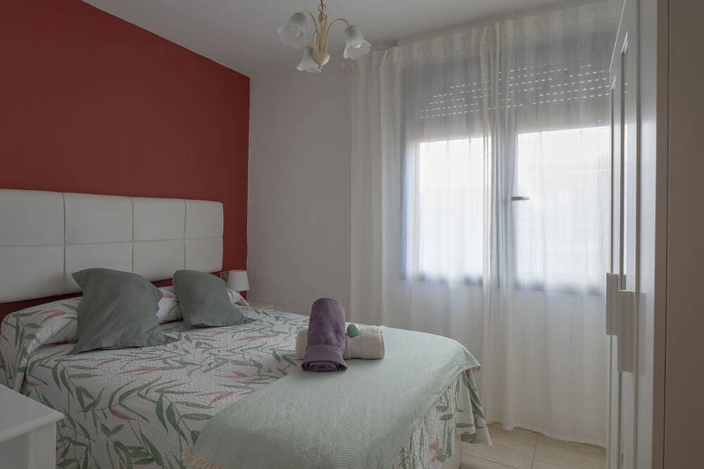Entire apartment, El Puerto in Porto do Son, Rías Baixas